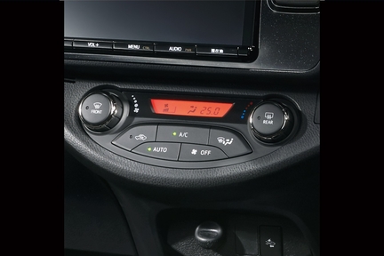 オートエアコン※1.3L車