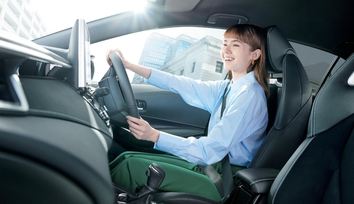 【モデル入り素材】G“Z”（ハイブリッド車）