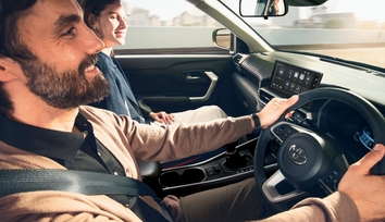 【モデル入り素材】Z（ガソリン・2WD）