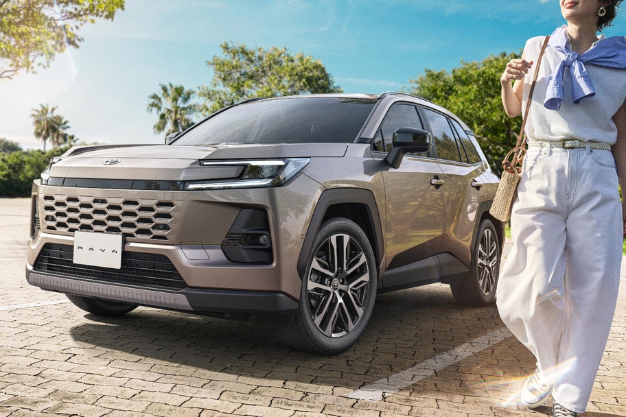 【モデル入り素材】Z（ハイブリッド）