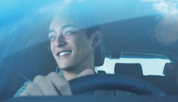 【モデル入り素材】SPORT Z（2.5Lハイブリッド車）