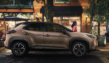 【モデル入り素材】Z（ハイブリッド・2WD）