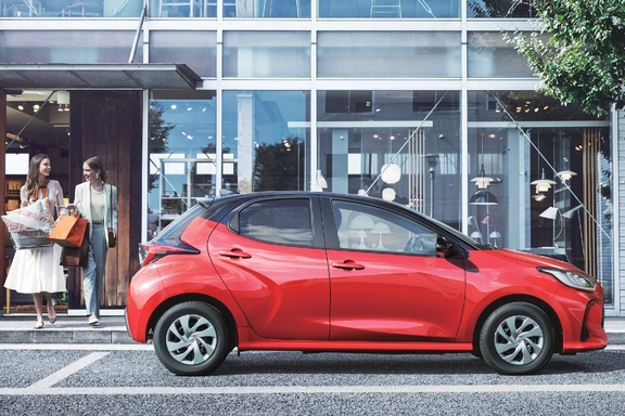 【モデル入り素材】G（ハイブリッド・2WD）