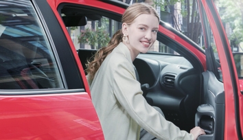 【モデル入り素材】Z（ハイブリッド・2WD）