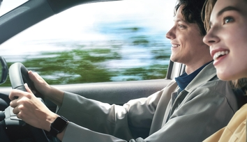 【モデル入り素材】GR SPORT（ハイブリッド・2WD）