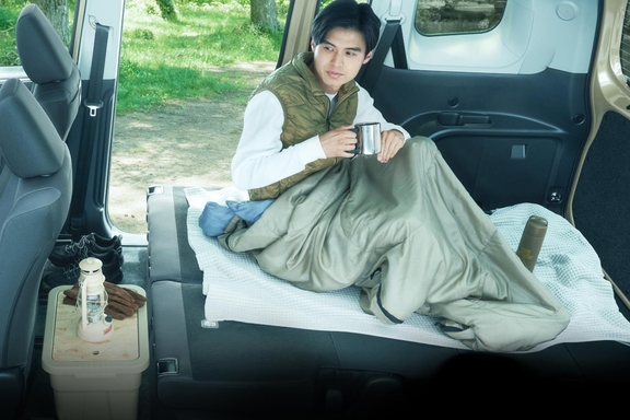 【モデル入り素材】G（ガソリン・5人乗り）