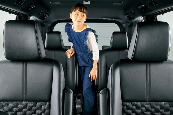 【モデル入り素材】ゆとりのウォークスルー