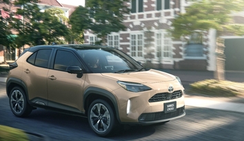 【モデル入り素材】Z（ハイブリッド・2WD）