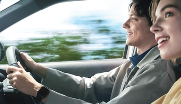 【モデル入り素材】GR SPORT（ハイブリッド・2WD）