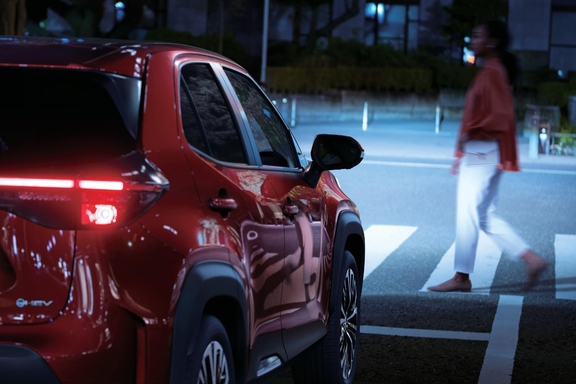 【モデル入り素材】Z（ハイブリッド・2WD）