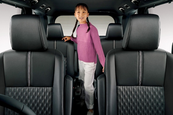 【モデル入り素材】ゆとりのウォークスルー