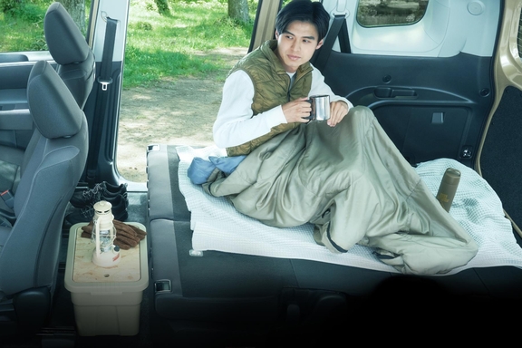 【モデル入り素材】G（ガソリン・5人乗り）