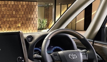 Executive Lounge（プラグインハイブリッド・E-Four）