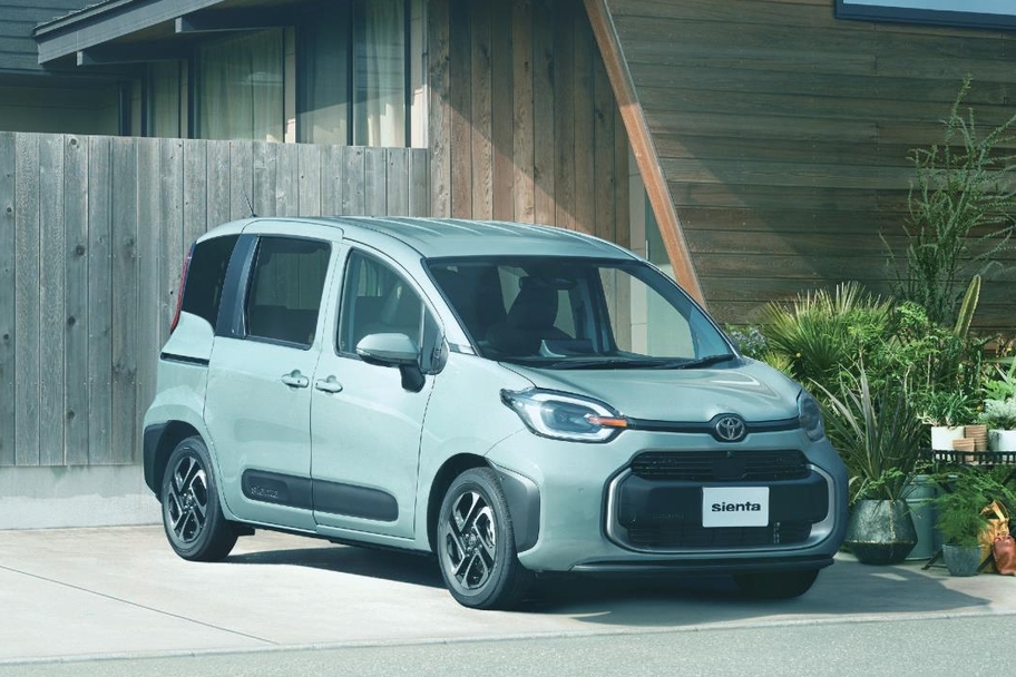 Z（ハイブリッド・2WD・7人乗り）