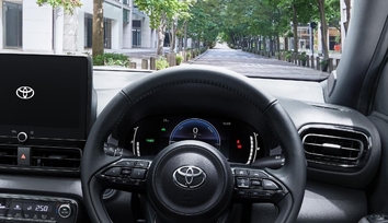 Z（ハイブリッド・2WD）