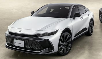 （左）：特別仕様車 CROSSOVER RS “THE 70th” （ベース車両はCROSSOVER RS）