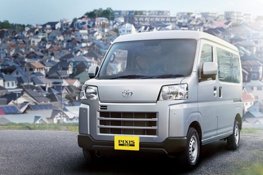 デラックス（CVT・2WD）